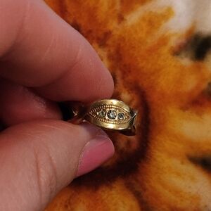 Avon Gold Tone Band Ring w/ rhinestones